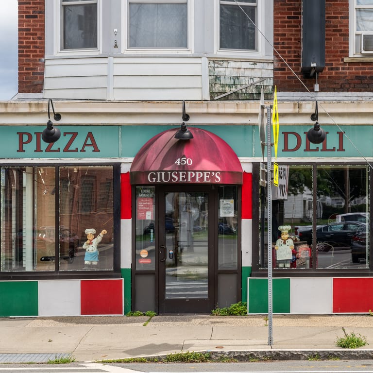 Giuseppe's Pizzeria & Deli