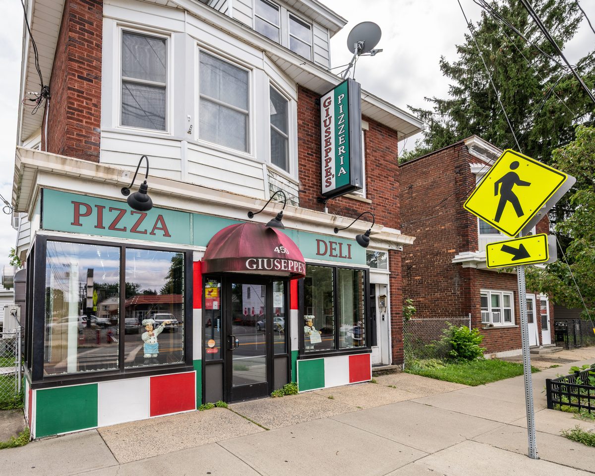Welcome to Giuseppe's Pizzeria & Deli